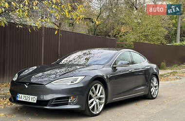 Лифтбек Tesla Model S 2020 в 
