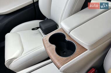 Лифтбек Tesla Model S 2020 в 