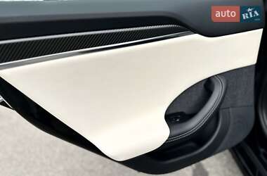 Лифтбек Tesla Model S 2021 в 