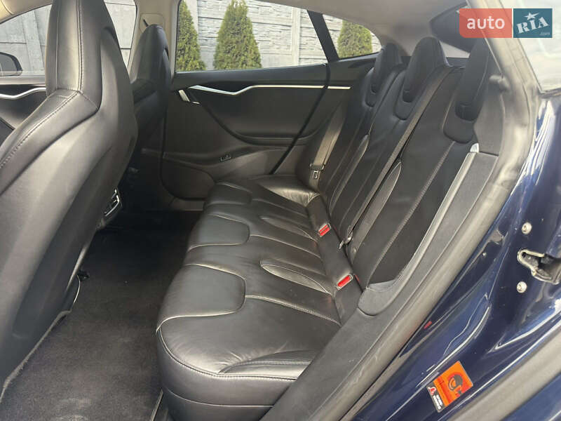 Ліфтбек Tesla Model S 2014 в Львові