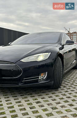 Лифтбек Tesla Model S 2014 в 