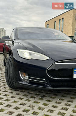 Лифтбек Tesla Model S 2014 в 