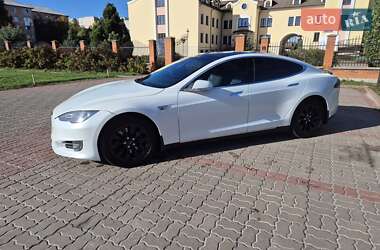 Ліфтбек Tesla Model S 2015 в Києві