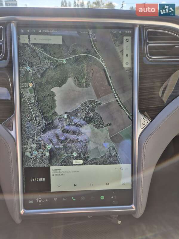 Лифтбек Tesla Model S 2015 в Киеве