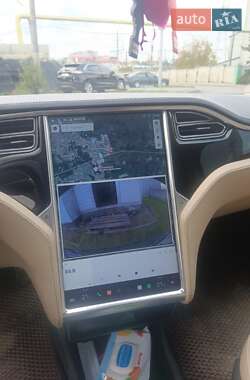 Лифтбек Tesla Model S 2013 в 