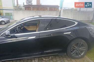 Лифтбек Tesla Model S 2013 в 