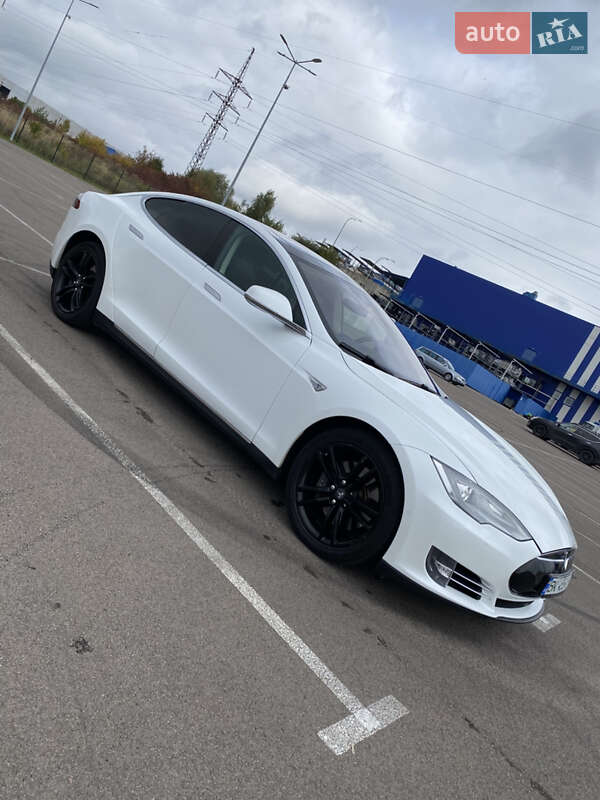 Лифтбек Tesla Model S 2014 в Ровно