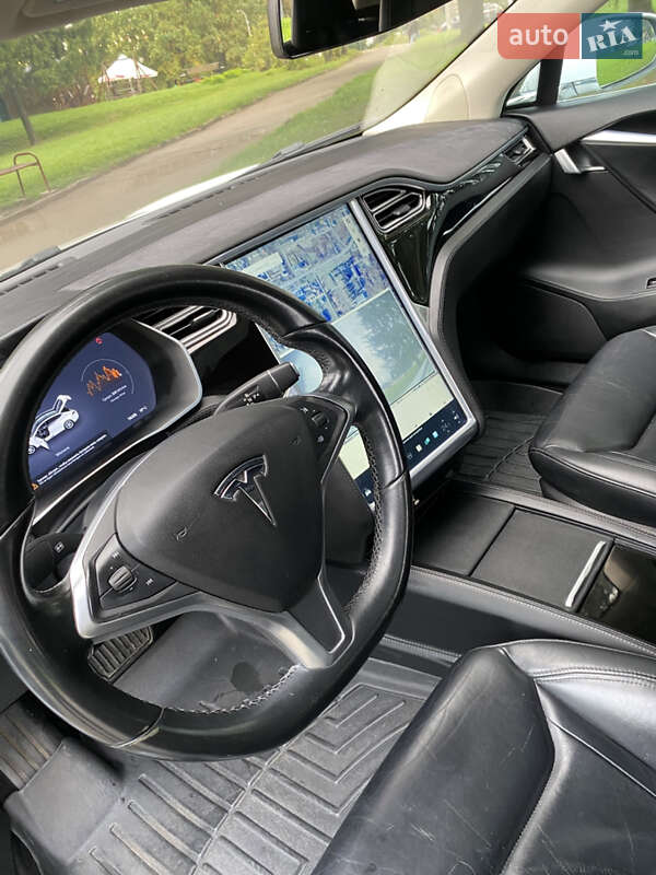 Лифтбек Tesla Model S 2014 в Ровно