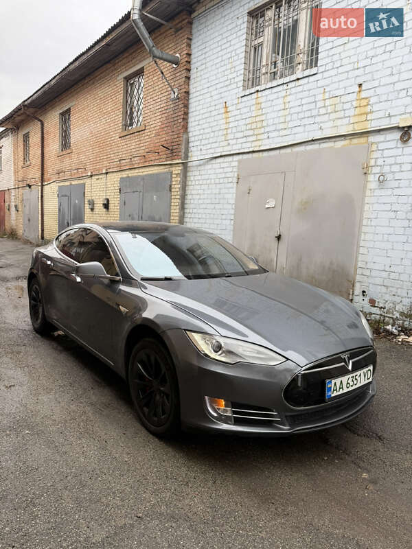 Лифтбек Tesla Model S 2013 в Киеве фото 15 Лифтбек Tesla Model S 2013 в Киеве