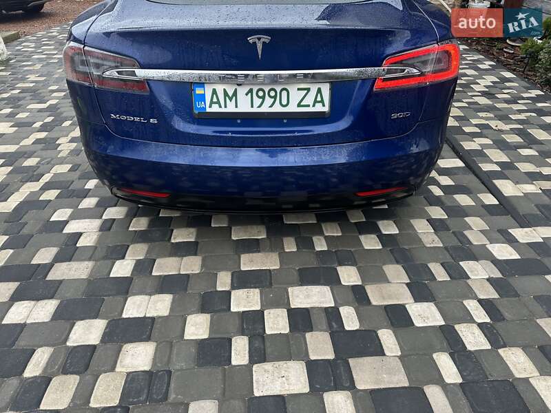 Лифтбек Tesla Model S 2017 в Житомире