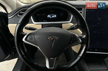 Лифтбек Tesla Model S 2013 в 