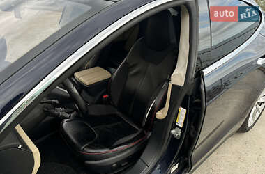 Лифтбек Tesla Model S 2013 в 