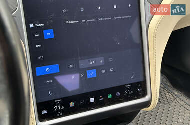 Лифтбек Tesla Model S 2013 в 