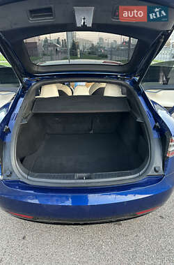 Лифтбек Tesla Model S 2019 в 