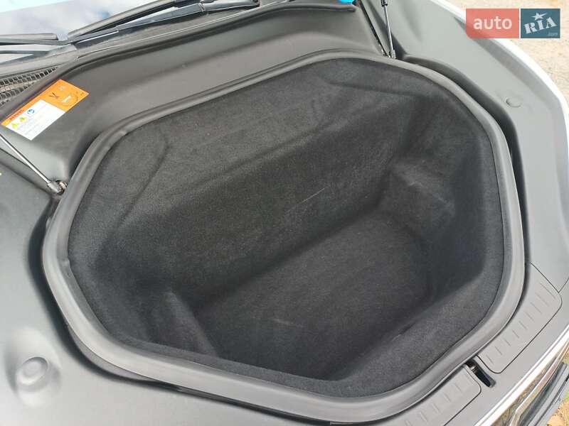Лифтбек Tesla Model S 2015 в Ровно фото 52 Лифтбек Tesla Model S 2015 в Ровно