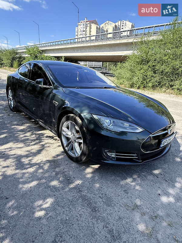 Ліфтбек Tesla Model S 2014 в Запоріжжі фото Ліфтбек Tesla Model S 2014 в Запоріжжі