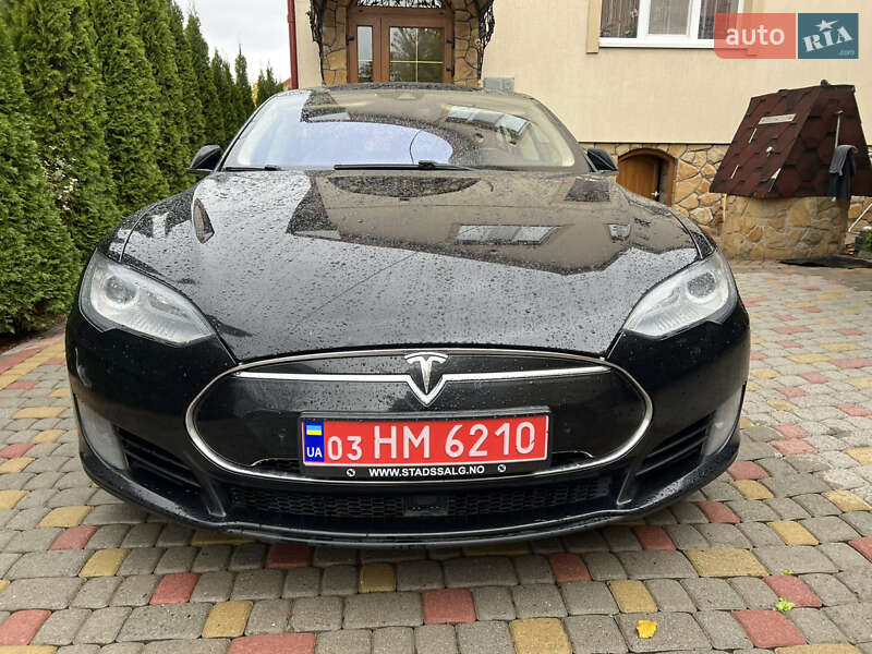 Лифтбек Tesla Model S 2015 в Львове фото 3 Лифтбек Tesla Model S 2015 в Львове