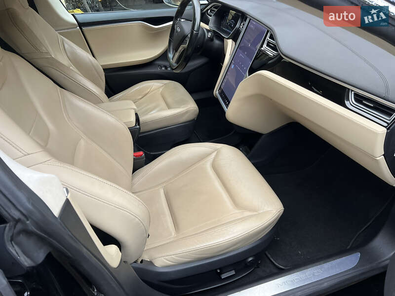 Лифтбек Tesla Model S 2015 в Львове фото 19 Лифтбек Tesla Model S 2015 в Львове