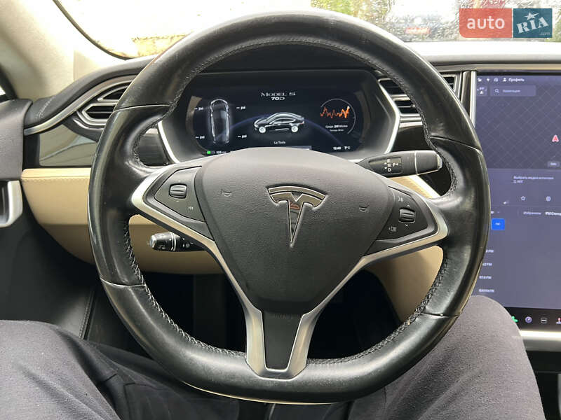 Лифтбек Tesla Model S 2015 в Львове фото 47 Лифтбек Tesla Model S 2015 в Львове