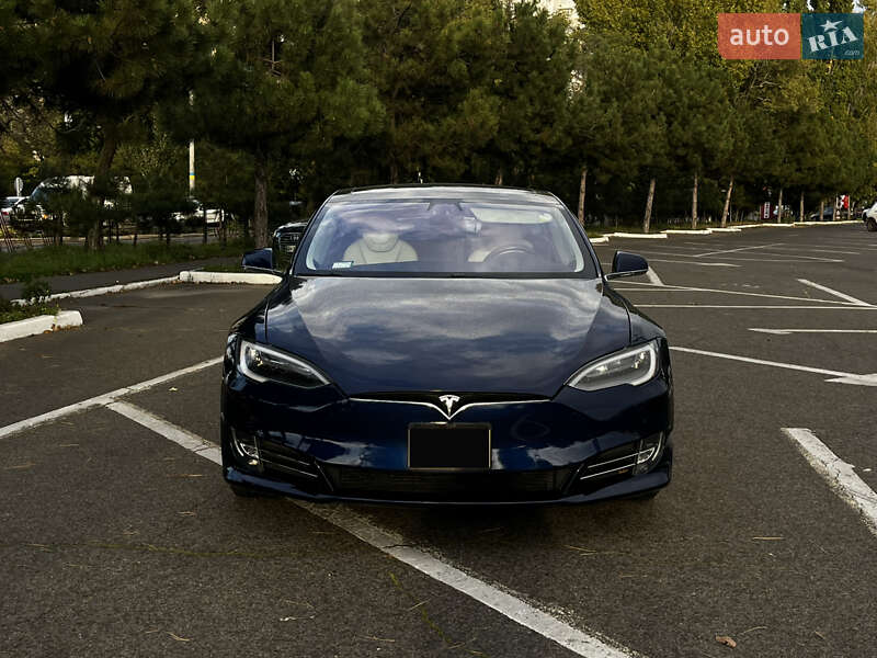 Лифтбек Tesla Model S 2017 в Одессе