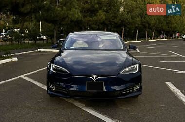 Ліфтбек Tesla Model S 2017 в  фото 7 Ліфтбек Tesla Model S 2017 в