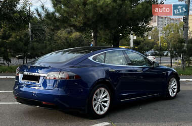 Ліфтбек Tesla Model S 2017 в  фото 12 Ліфтбек Tesla Model S 2017 в