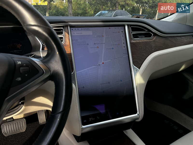 Лифтбек Tesla Model S 2017 в Одессе