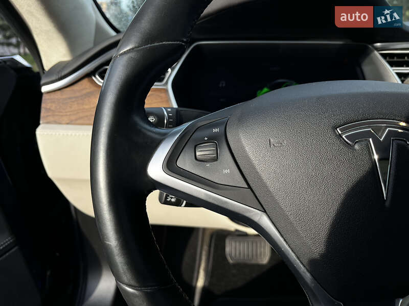 Лифтбек Tesla Model S 2017 в Одессе