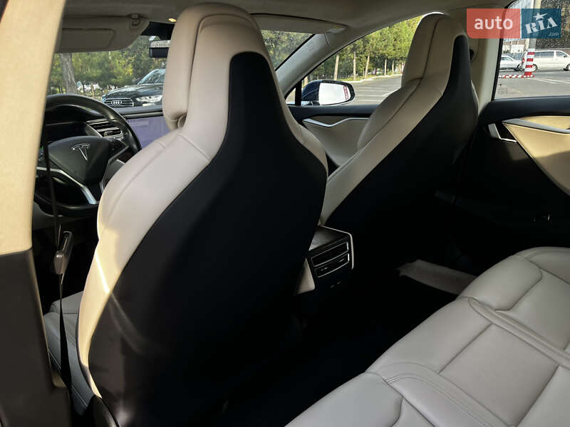 Лифтбек Tesla Model S 2017 в Одессе