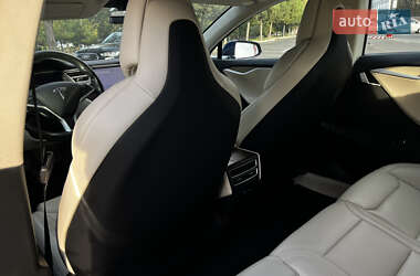 Ліфтбек Tesla Model S 2017 в  фото 31 Ліфтбек Tesla Model S 2017 в