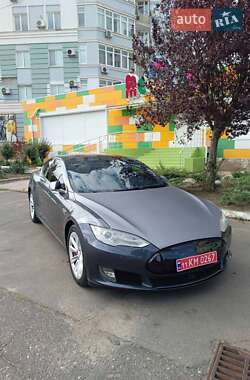 Tesla Model S 2014