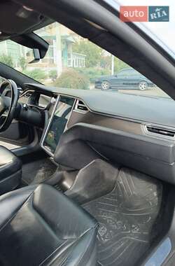 Лифтбек Tesla Model S 2014 в 