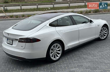 Лифтбек Tesla Model S 2013 в 