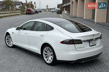 Лифтбек Tesla Model S 2013 в 