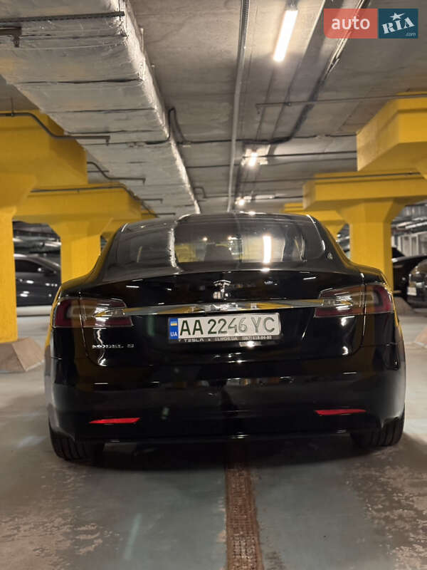 Лифтбек Tesla Model S 2020 в Киеве