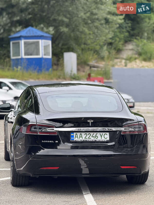 Лифтбек Tesla Model S 2020 в Киеве