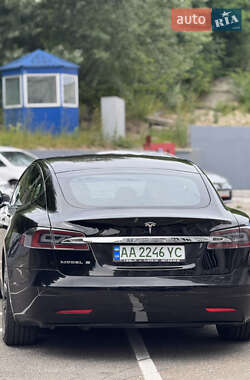 Лифтбек Tesla Model S 2020 в 