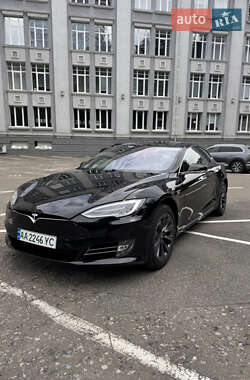 Лифтбек Tesla Model S 2020 в Киеве
