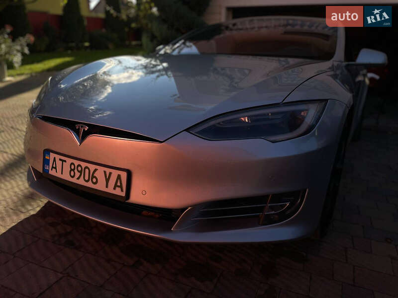Лифтбек Tesla Model S 2018 в Ивано-Франковске