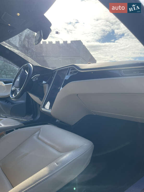 Ліфтбек Tesla Model S 2016 в Кам'янець-Подільському