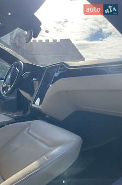 Ліфтбек Tesla Model S 2016 в 