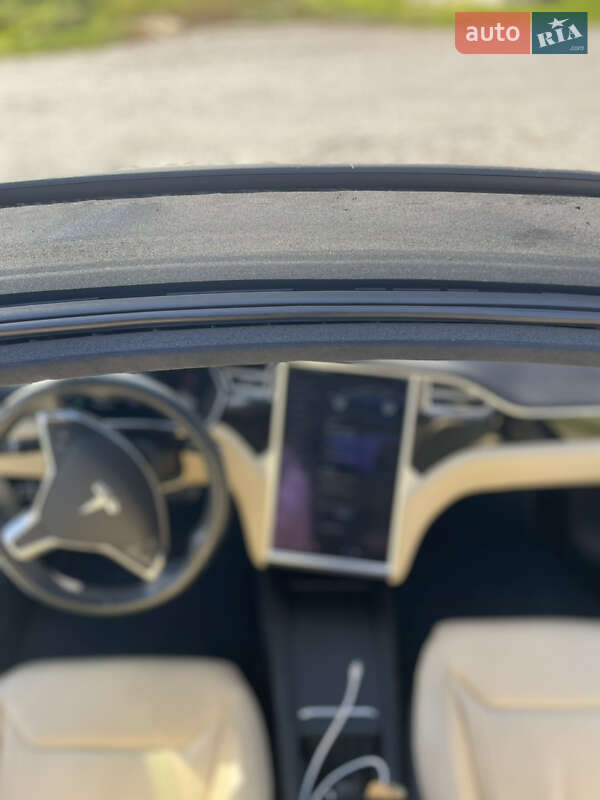 Ліфтбек Tesla Model S 2016 в Кам'янець-Подільському