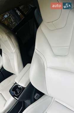 Ліфтбек Tesla Model S 2015 в 