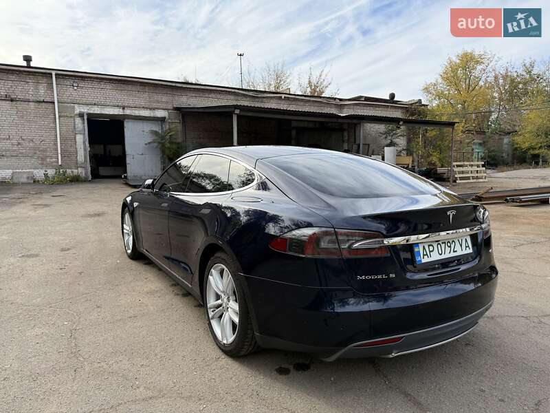 Лифтбек Tesla Model S 2015 в Запорожье фото 3 Лифтбек Tesla Model S 2015 в Запорожье
