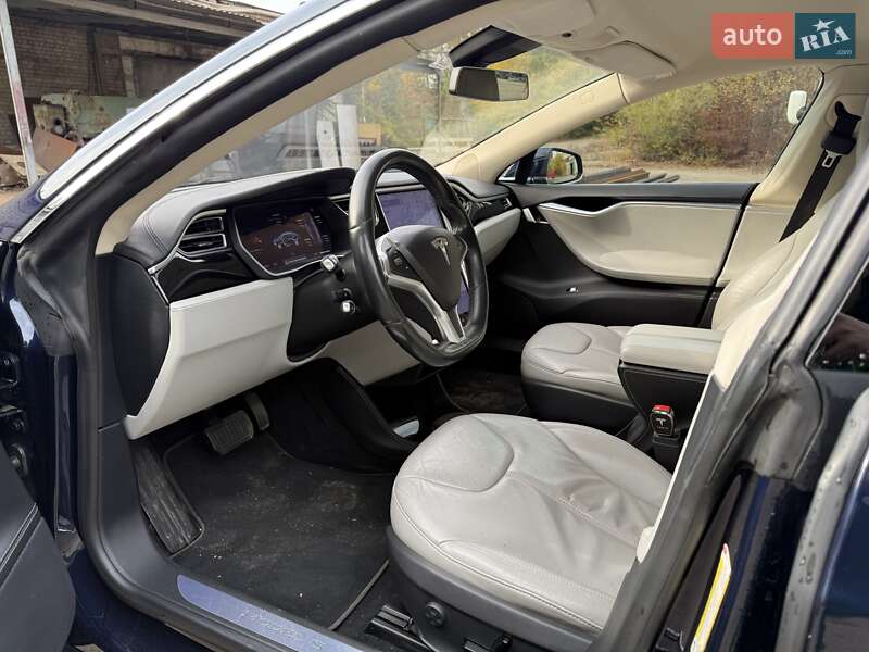 Лифтбек Tesla Model S 2015 в Запорожье фото 5 Лифтбек Tesla Model S 2015 в Запорожье