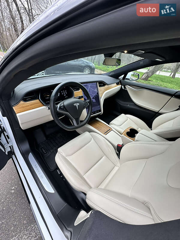 Ліфтбек Tesla Model S 2020 в Одесі фото 12 Ліфтбек Tesla Model S 2020 в Одесі