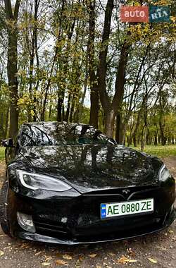 Tesla Model S 2018