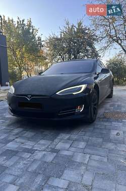 Лифтбек Tesla Model S 2018 в Ровно