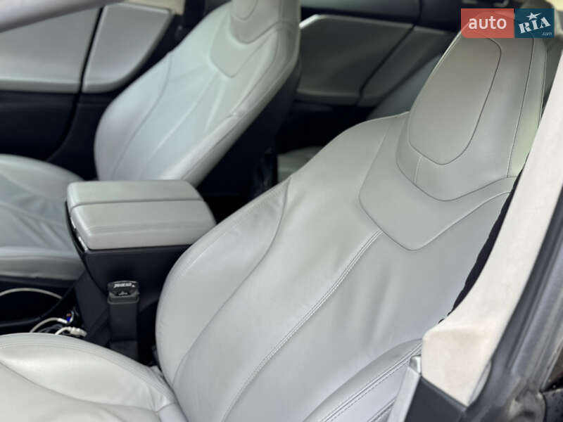 Ліфтбек Tesla Model S 2013 в Одесі