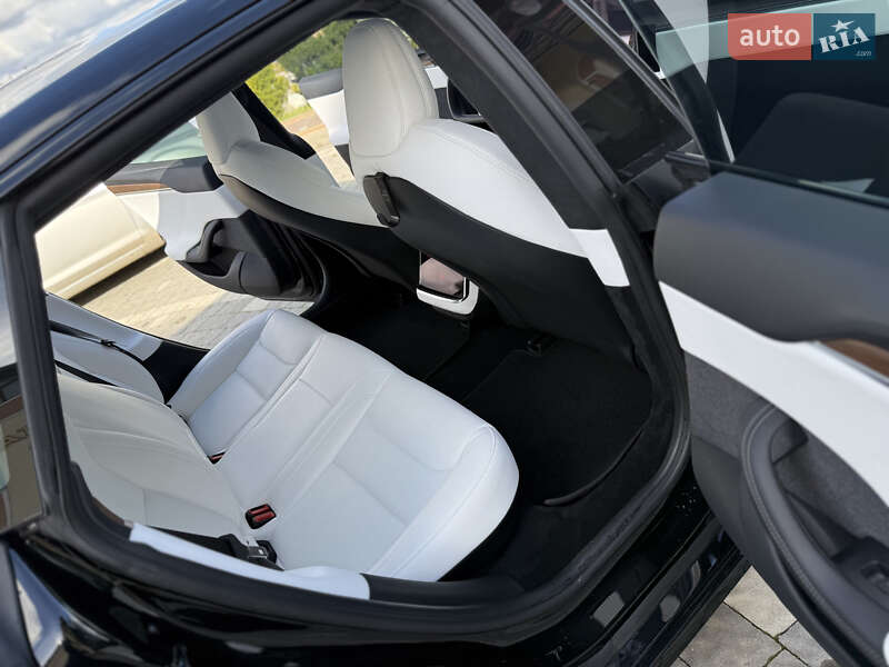 Лифтбек Tesla Model S 2024 в Дрогобыче